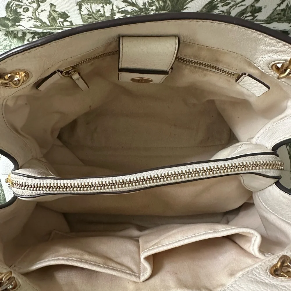 Tory Burch Chelsea Pebble Leather Slouchy Tote Shoulder Bag in Ivory - Picture 8 of 12